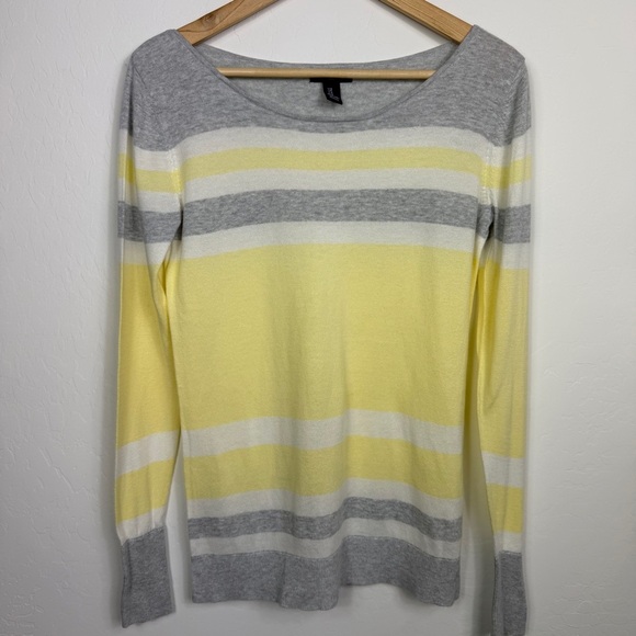 Gap long sleeve - Picture 2 of 4